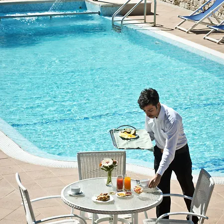 Park La Grave 4* 카스텔라나그로테